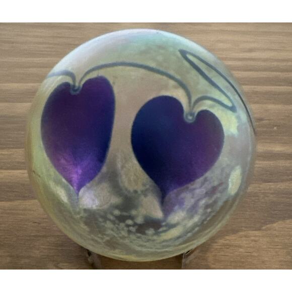 1981 EICKHOLT HEART VINE GLASS PAPERWEIGHT 3" - Picture 1 of 5